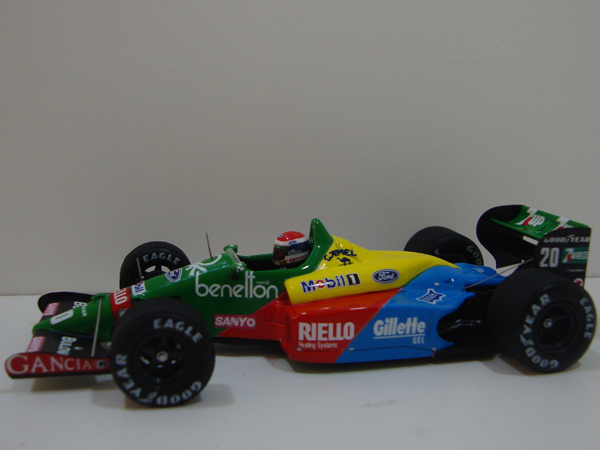 Benetton B-190 1990 A.Nannini Nº19