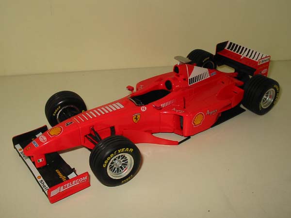 Ferrari F300 1998 E.Irvine Nº4