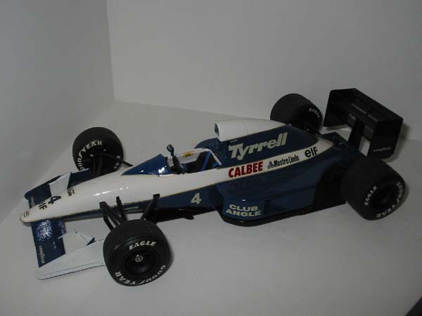 Tyrrell 020-B ilmor 1992 A.De Cesaris Nº4